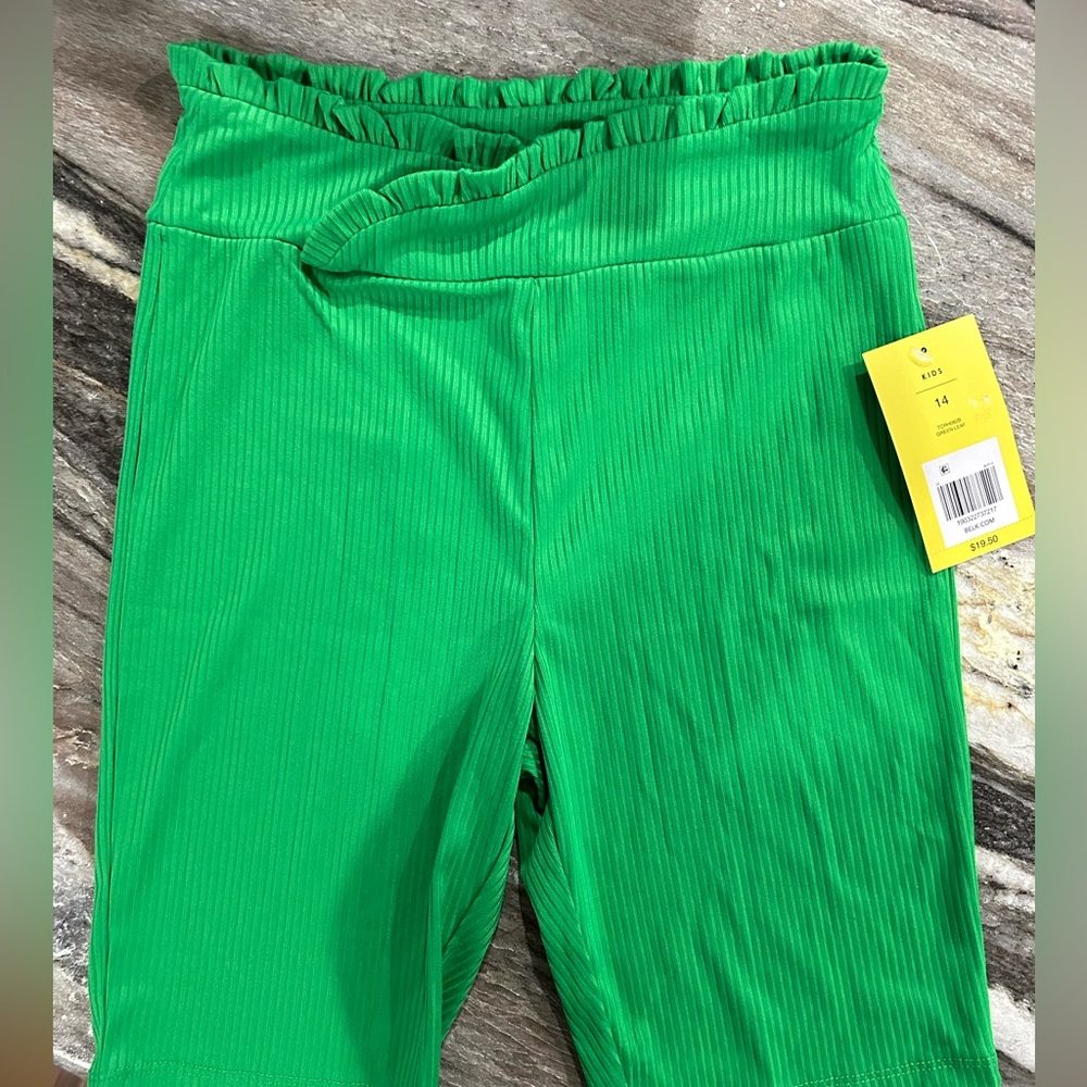 NEW*. Crown and Ivy Kelly Green shorts for girls.